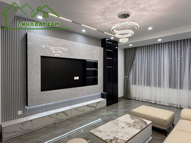 Bán gấp nhà 4T, 40m trung tâm Ngọc Thuỵ MT4m ,giá chỉ hơn 6 tỷ - 2