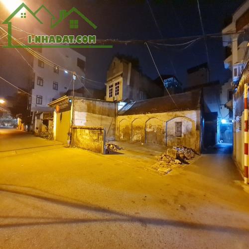 50m2 4 tỷ x hay 100m2 6 tỷ x chọn lô nào ở trục chính Đặng Xá, Gia Lâm? Lh 0989894845