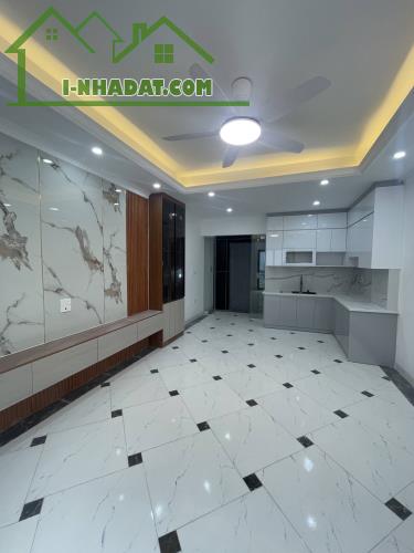 Bán nhà mới tại Tư Đình, LB, HN, 6 tầng thang máy, đường nhựa 5m, MT 4.3m, 8.95 tỷ - 2