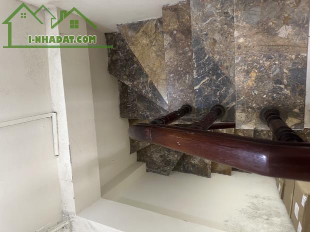 Bán gấp nhà ngõ thông Mỹ Đình 27m2 3 tầng giá 6 tỷ