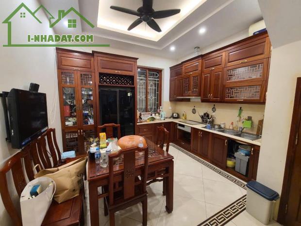 Nhà Đẹp Nguyễn Xiển, 60m², Giá Chỉ Nhỉnh 26 Tỷ, Đường Container Tránh