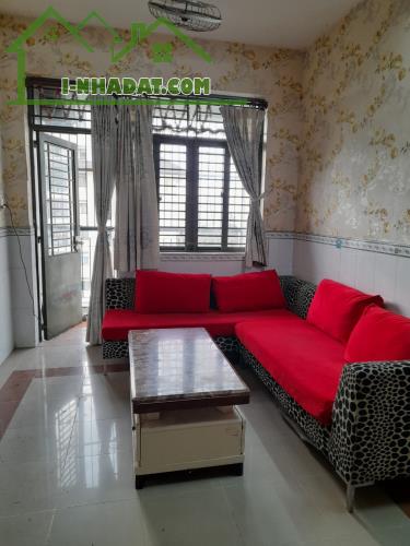 Cần bán chung cư 312 Lạc Long Quân Quận 11 - Sổ hồng rồi giá 2,8 tỷ