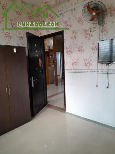 Cần bán chung cư 312 Lạc Long Quân Quận 11 - Sổ hồng rồi giá 2,8 tỷ - 2