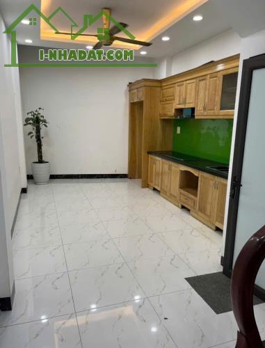 Cho thuê nhà nguyên căn ở gia đình ngõ Gốc Đề, 4 tầng x 60m2, 4 ngủ, 15 Triệu - 2