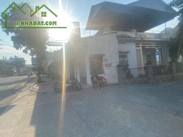 Bán đất 3 mặt tiền đường Điện Biên Phủ cách biển 150m. giá hạ từ 21 tỷ xuống còn 17 tỷ 800 - 1