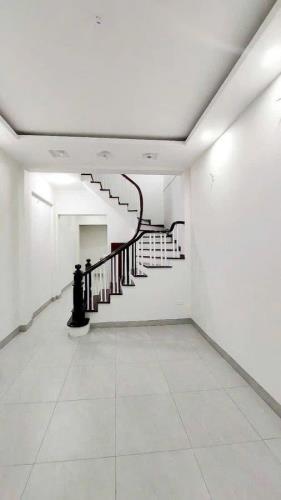 Nhà mới đẹp, 6 phòng ngủ Nguyễn Khánh Toàn, trung tâm mua sắm