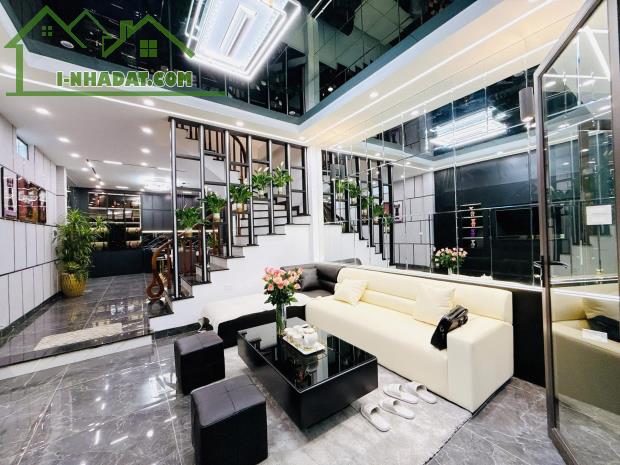Cách mặt phố 30m- Nhà đẹp full nội thất ở ngay