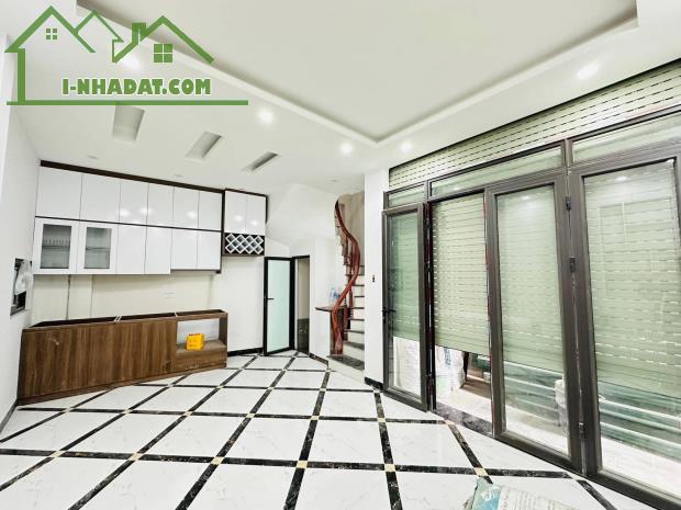 📍 NHÀ ĐẸP 4 TẦNG – GẦN PHỐ – THIẾT KẾ MỖI TẦNG 1 PHÒNG RỘNG - GIÁ CHỈ NHỈNH 5 TỶ - 1