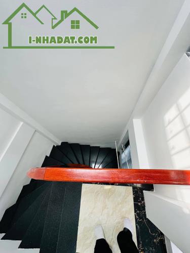 📍 NHÀ ĐẸP 4 TẦNG – GẦN PHỐ – THIẾT KẾ MỖI TẦNG 1 PHÒNG RỘNG - GIÁ CHỈ NHỈNH 5 TỶ - 2
