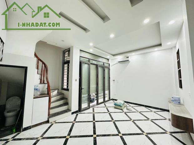 📍 NHÀ ĐẸP 4 TẦNG – GẦN PHỐ – THIẾT KẾ MỖI TẦNG 1 PHÒNG RỘNG - GIÁ CHỈ NHỈNH 5 TỶ - 3