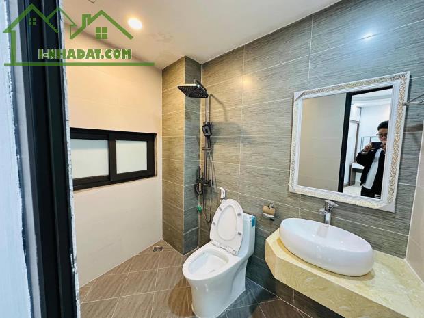 📍 NHÀ ĐẸP 4 TẦNG – GẦN PHỐ – THIẾT KẾ MỖI TẦNG 1 PHÒNG RỘNG - GIÁ CHỈ NHỈNH 5 TỶ - 4