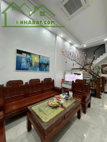 NHÀ ĐẸP phố Tạ Quang Bửu TT Bách Khoa Hai Bà Trưng 79m2 nhà 4 Tầng  2 mặt ngõ. Ô tô vàonhà