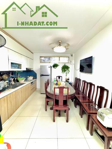 NHÀ VŨ TRỌNG PHỤNG - HAI MẶT NGÕ Diện tích 33m2 5 tầng mặt tiền 3.4m Giá 9 tỷ - 2