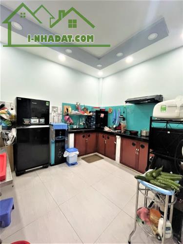 Chủ nhà gửi căn nhà lô góc ngay đường Hoàng Dư Khương, Quận 10 - 1