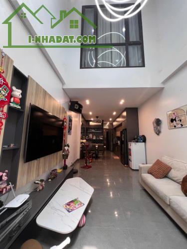 PL Hồ Đền Lừ Thang Máy - Gara Ô Tô - Nội Thất Hiện Đại DT 45m2 6 tầng Giá 19.5 tỷ