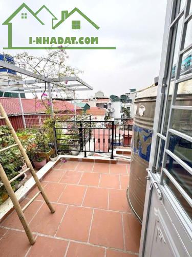 Cho thuê nhà ngõ 141 Giáp Nhị, 5 tầng x 23m2, 11 Triệu ô tô 50m2 - 3