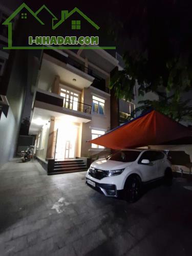 TRUNG TÂM LINH CHIỂU - MT CẠNH ĐH NGÂN HÀNG -234m2 - 3 TẦNG - NGANG 9