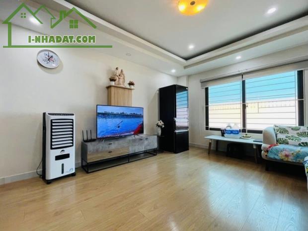 BÁN NHÀMẶT TIỀN PHÚ NHUẬN – SÁT Q1 – THIẾT KẾ ĐẲNG CẤP - 5 TẦNG-46M2- 14.5 TỶ - 3