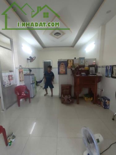 Bán gấp nhà 2 tầng đúc - 4 PN - SHR Hoàn Công - Hẻm 5m - 1