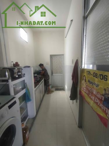 Bán gấp nhà 2 tầng đúc - 4 PN - SHR Hoàn Công - Hẻm 5m - 3