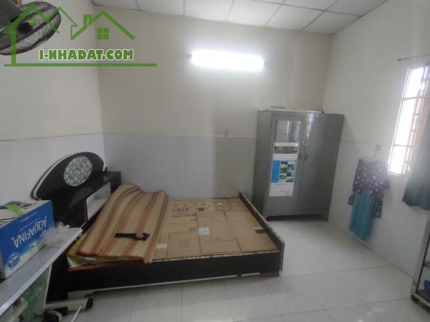 Bán gấp nhà 2 tầng đúc - 4 PN - SHR Hoàn Công - Hẻm 5m - 5