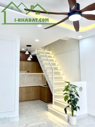 HÀNG HIẾM - NHÀ MỚI ĐẸP Ở NGAY - 4,3X7M - 2 TẦNG 2PN - DƯƠNG BÁ TRẠC P1 QUẬN 8 - 3.05T - 3