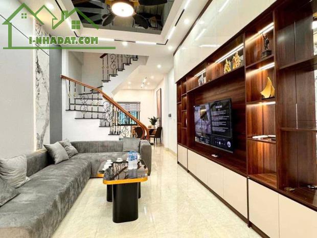 Bán Nhà 4 Tầng Quận Hoàng Mai, Diện Tích 50m2, Giá 8.5 tỷ