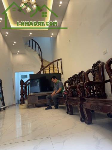 LÔ GÓC - NHÀ ĐẸP - VỊ TRÍ THOÁNG SÁNG! 🏠  Giá bán: 6.9 tỷ  Địa chỉ: Ngõ 66 Đình Đông (Bạ - 2