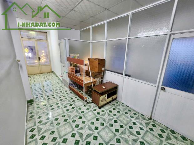 BÁN ĐẤT TẶNG NHÀ 76M2– HẺM XE HƠI RỘNG 7M.