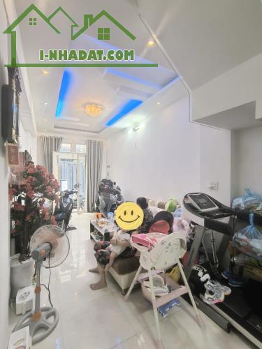 KHU VIP HUỲNH VĂN BÁNH, SÁT MẶT TIỀN 48M2, 4 TẦNG BTCT, 4PN KHÉP KÍN, NHỈNH 7 TỶ,