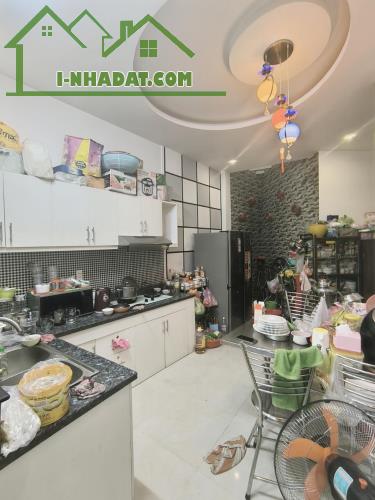 KHU VIP HUỲNH VĂN BÁNH, SÁT MẶT TIỀN 48M2, 4 TẦNG BTCT, 4PN KHÉP KÍN, NHỈNH 7 TỶ, - 1