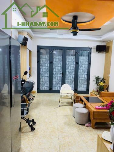 Nhà đẹp lô góc, ngõ thông ở Tân Khai