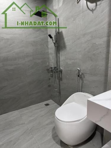 MẶT NGÕ PHẠM NGỌC THẠCH - ÔTÔ TRÁNH, VỈA HÈ KINH DOANH - GIÁ 12 TỶ - 4
