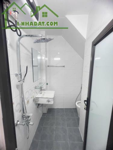NHÀ ĐỘC LẬP CHỢ CỘT ĐÈN - LÊ CHÂN - 2