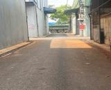 Bán đất Thạch Bàn, ngõ nông, Innova vào đất.