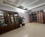 Bán nhà đẹp lô góc ngõ 559 Lĩnh Nam, VF3 lùi tận cửa, giá 5 tỷ
