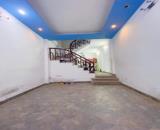 Cho thuê nhà nguyên căn ngõ 111 Giáp Bát 4 tầng x 35m2, 5 ngủ, 10.5tr ở gđ, nhóm