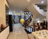 Bán nhà phố Hoàng Quốc Việt ô tô tránh nhau, kinh doanh, căn góc  60m2, giá 16ty