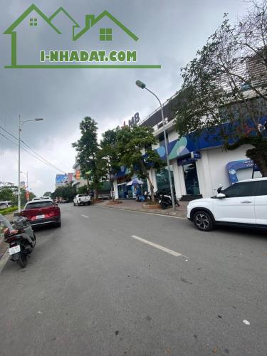 Bán Nhà mặt phố Cổ Linh Lô góc 270m 3t mt46m 150 tỷ vỉa hè ô tô tránh dòng tiền 150 triệu/