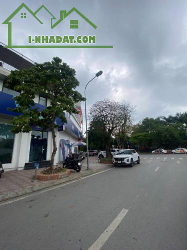 Bán Nhà mặt phố Cổ Linh Lô góc 270m 3t mt46m 150 tỷ vỉa hè ô tô tránh dòng tiền 150 triệu/ - 1