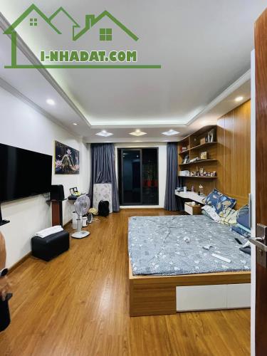 Bán nhà dân chắc chắn phố Cự Lộc, 33m2 6,48Tỷ, vài bước ra phố, ngõ rộng thoáng. - 2
