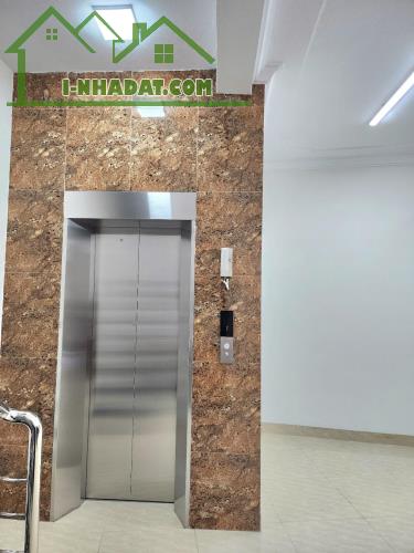Bán nhà Hoa Lâm 46m x 6T gara, thang máy xịn, cực hiếm giá chỉ hơn 8 tỷ còn TL. Lh - 2