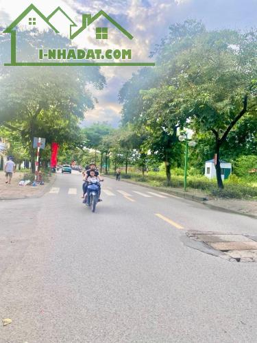 Bán đất tặng nhà KIM GIANG HOÀNG MA100m 2 tầng Mt 5,4m TC 31 tỷ lh 0376655225 sở hữu luôn