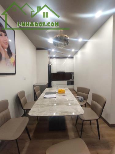BÁN CĂN HỘ CAO CẤP BERRIVER 390 NGUYỄN VĂN CỪ – FULL NỘI THẤT – VIEW THOÁNG – TIỆN ÍCH - 1