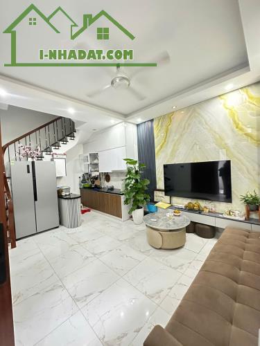 bán nhà quận Tây hồ, ngõ 3 gác, kd Van phòng, cho Thuê. 30x 5 tầng , mặt tiền khủng 6m. - 1