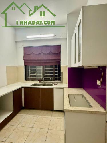 Cho thuê căn hộ 1204 CT4-5 Yên Hoà – Cầu Giấy, mặt đường Dương Đình Nghệ, 13 triệu/tháng - 2