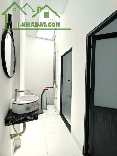 Nhà mới 2 tầng hẻm 314 Âu Dương Lân P3Q8. 3.5 tỷ TL - 3