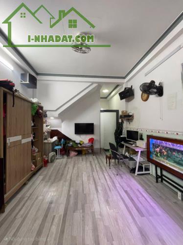 Bán nhà quận 8 căn góc hẻm xe hơi - 1