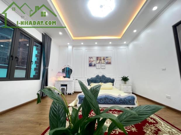 BÁN NHÀ PHỐ NGUYÊN HỒNG, MT RỘNG, Ô TÔ VÒNG QUANH, KINH DOANH ĐỈNH - 1