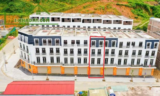 Sở hữu ngay căn liền kề xây sẵn 4 tầng vị trí trung tâm hành chính mới Sapa giá chỉ 5,8 - 4